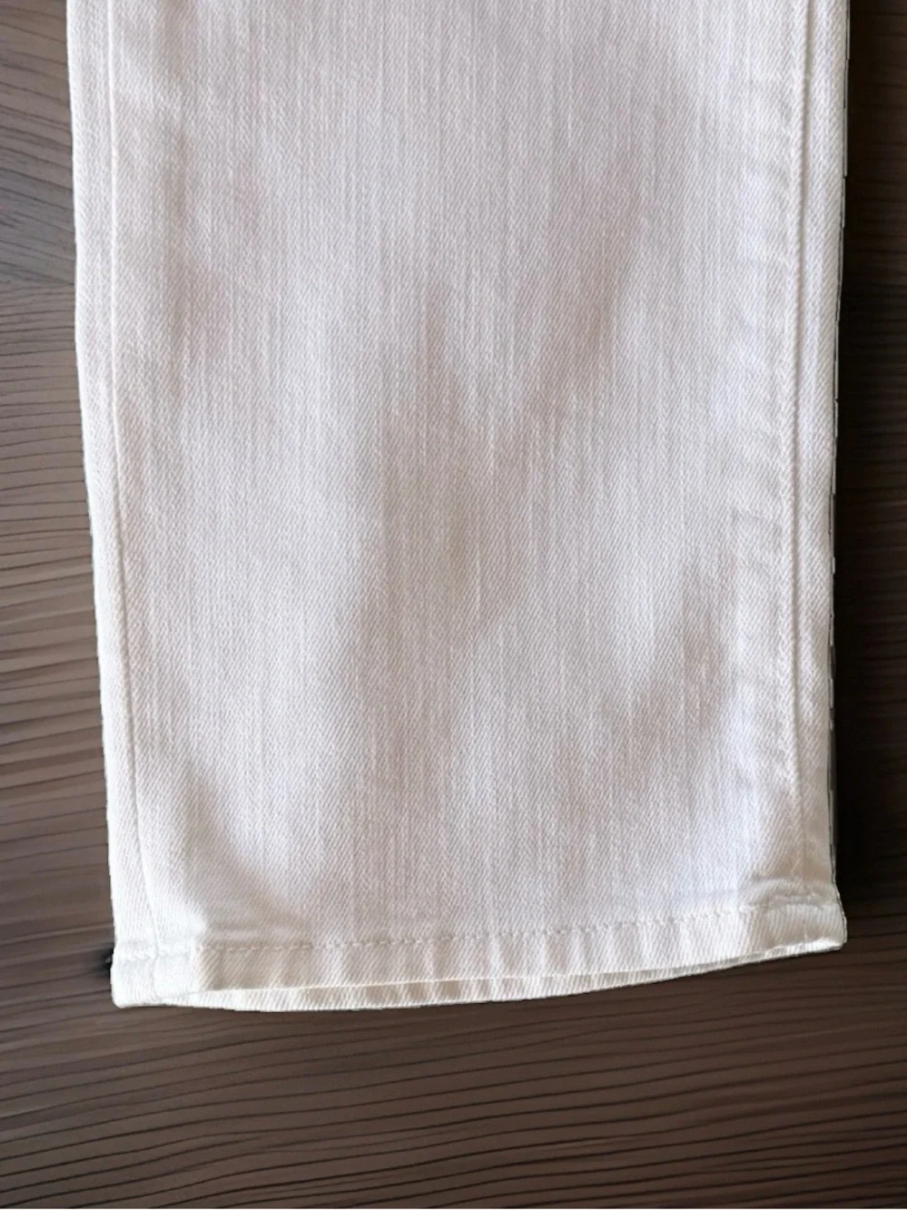 True Religion Rocco x Westbrook White Distressed Slim Denim. Size 30